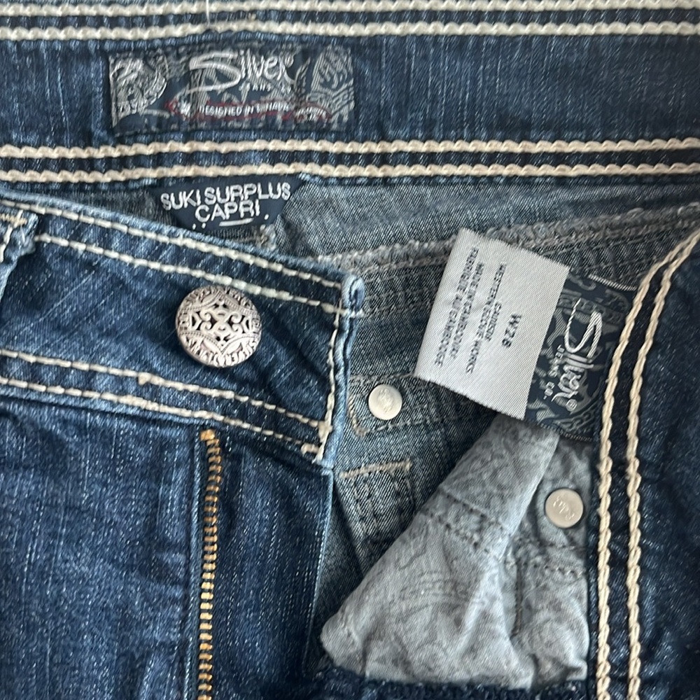 Silver Jeans Co. Suki Surplus Capri Size 28 Color Blue